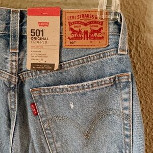 (NWT) Levi Strauss High Rise Cropped Vintage Style Jeans 24